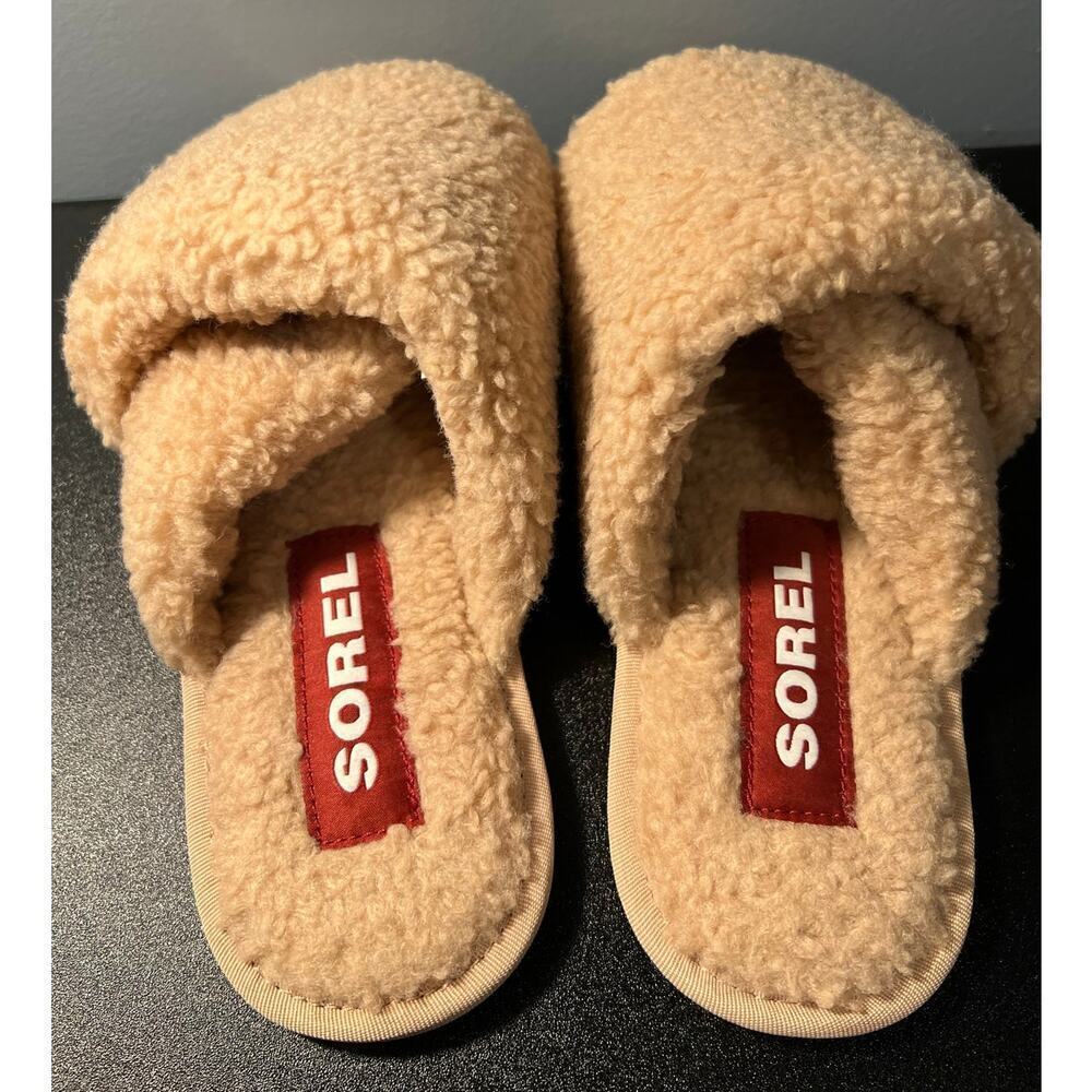 NWOT WOMEN'S SOREL GO™ - MAIL RUN SLIPPER - Picture 2 of 8